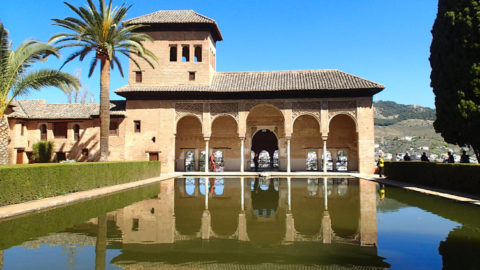 Highlights of the Alhambra Palace and the Generalife Gardens in Granada. Photo tips, tickets, how to visit, and insights into the highlights of the visit to the Nasrid Palace and Red Fortress. #Alhambra #Granada #TravelBlog #AlhambraPalace #AlhambraGranada #AlhambraTips #AlhambraHighlights